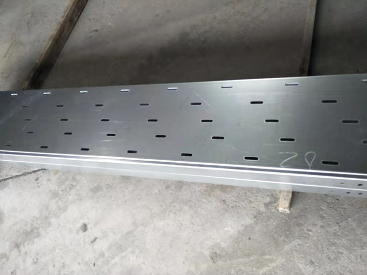 如何增强托盘线槽桥架的稳定性